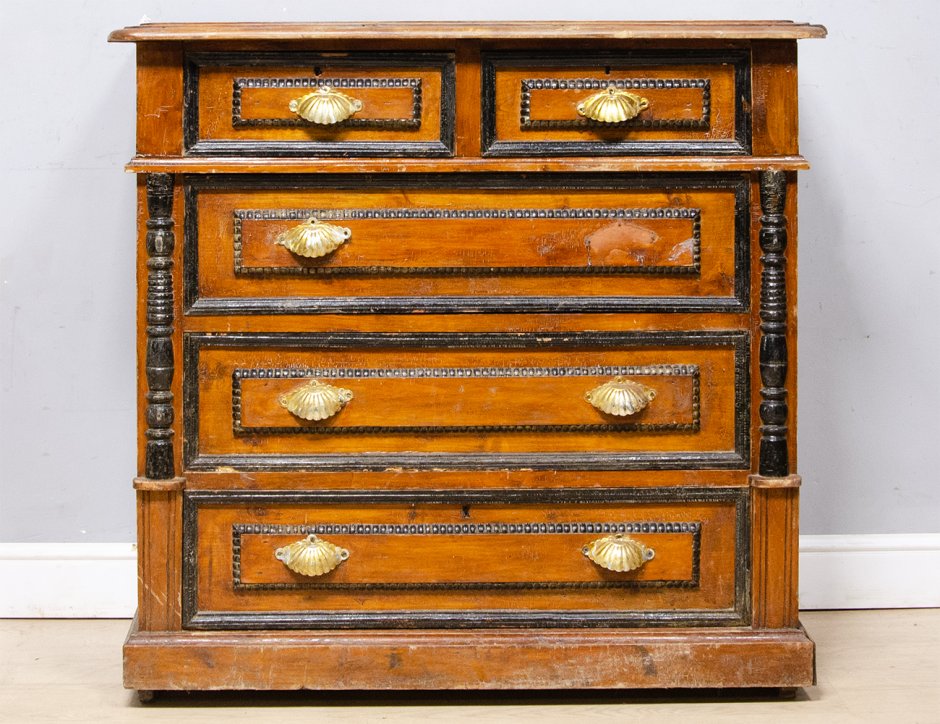 Старинная мебель тумбочки