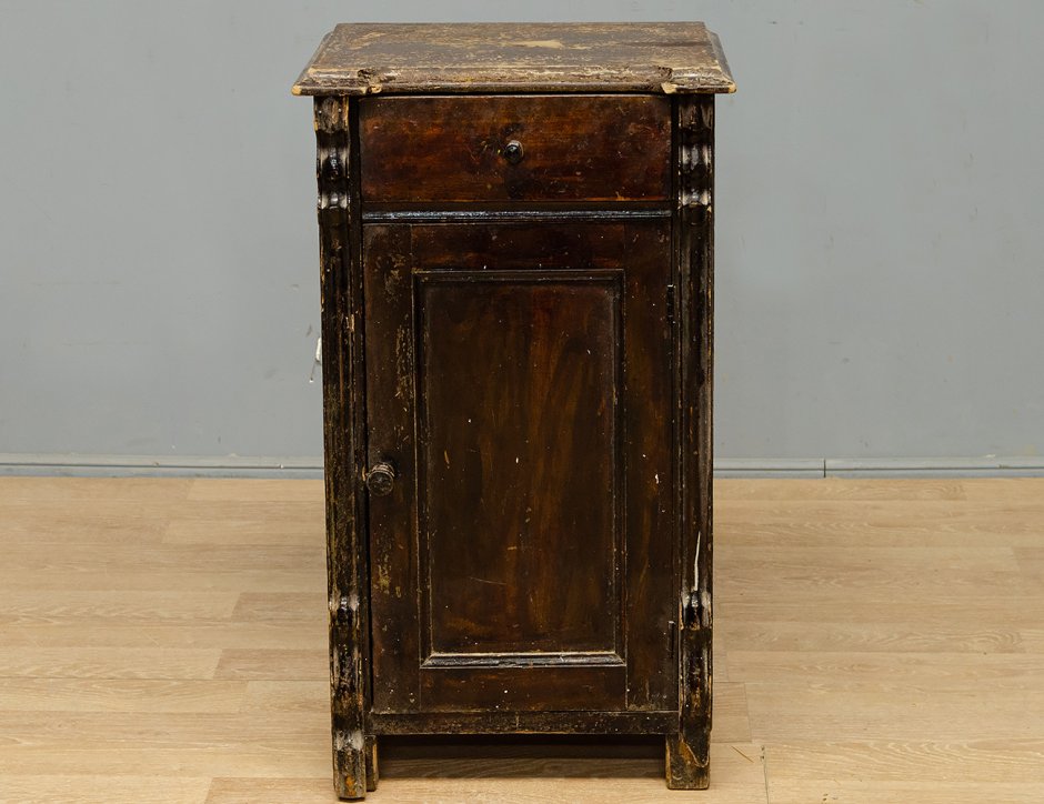 Деревянная тумбочка Антиквар