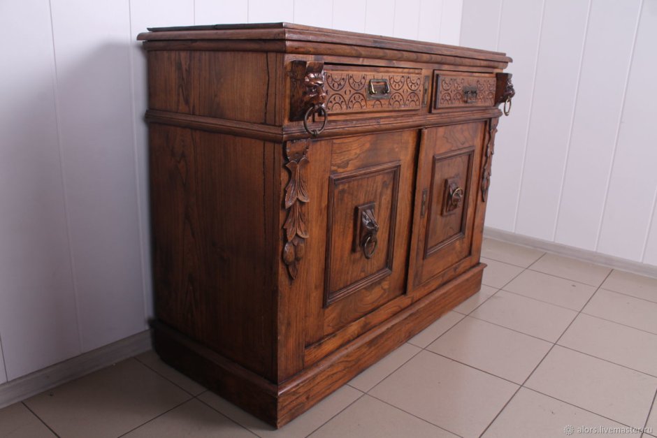 Антикварная тумбочка