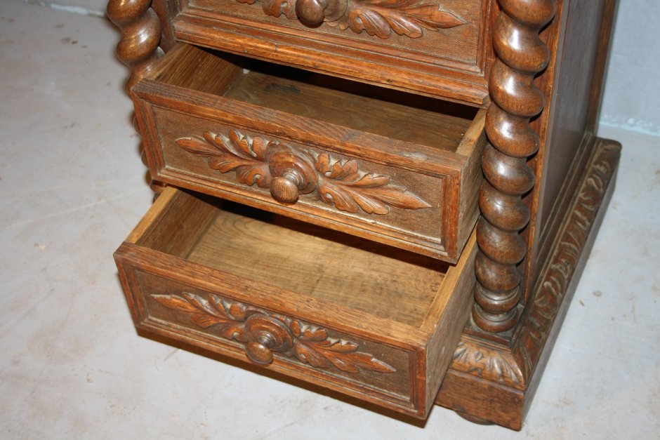 Антикварная тумба