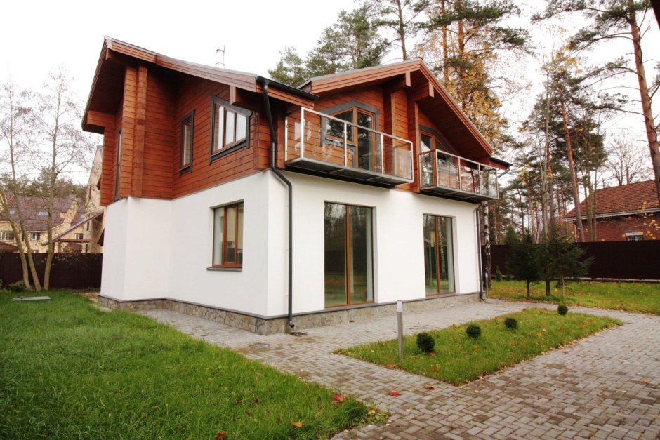 Дом из газобетона и дерева