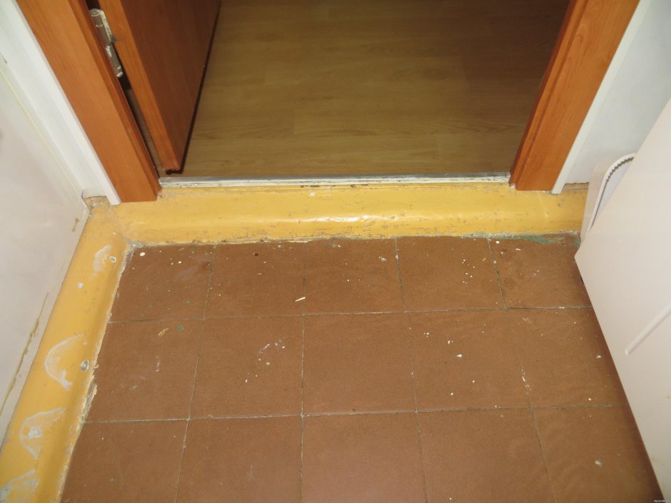 Плинтус в туалете