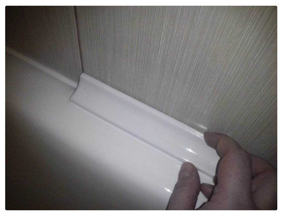 Лента плинтус самоклеющийся 10м 106