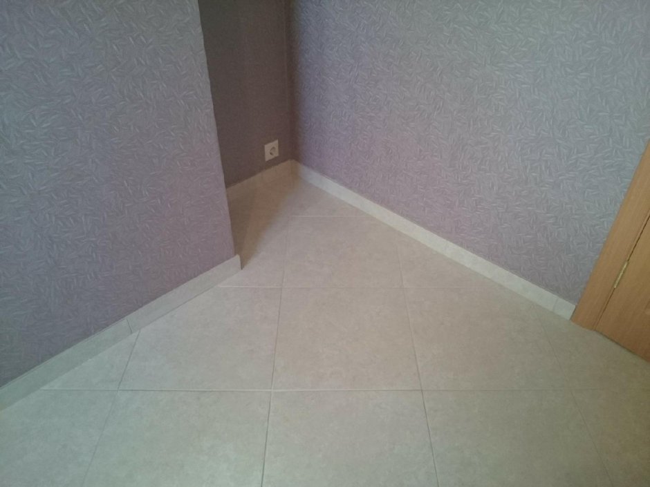 Акрил плинтус для ванны Staron