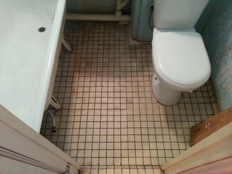 Плинтус в туалете