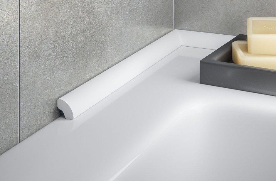 Плинтус в ванную комнату на пол