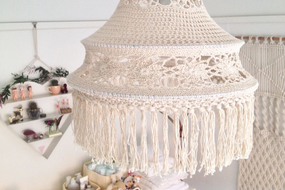 Вязаный абажур для люстры