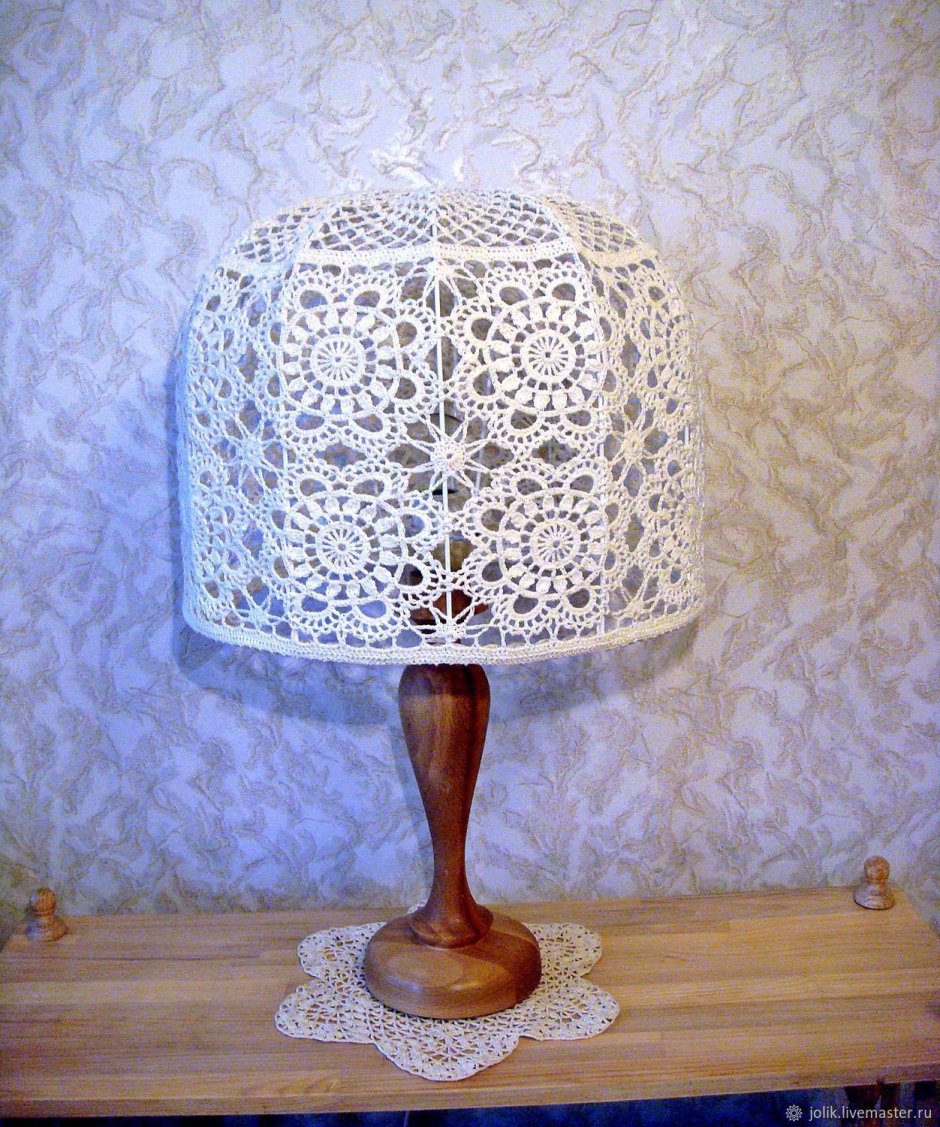 Люстра из вязаных салфеток