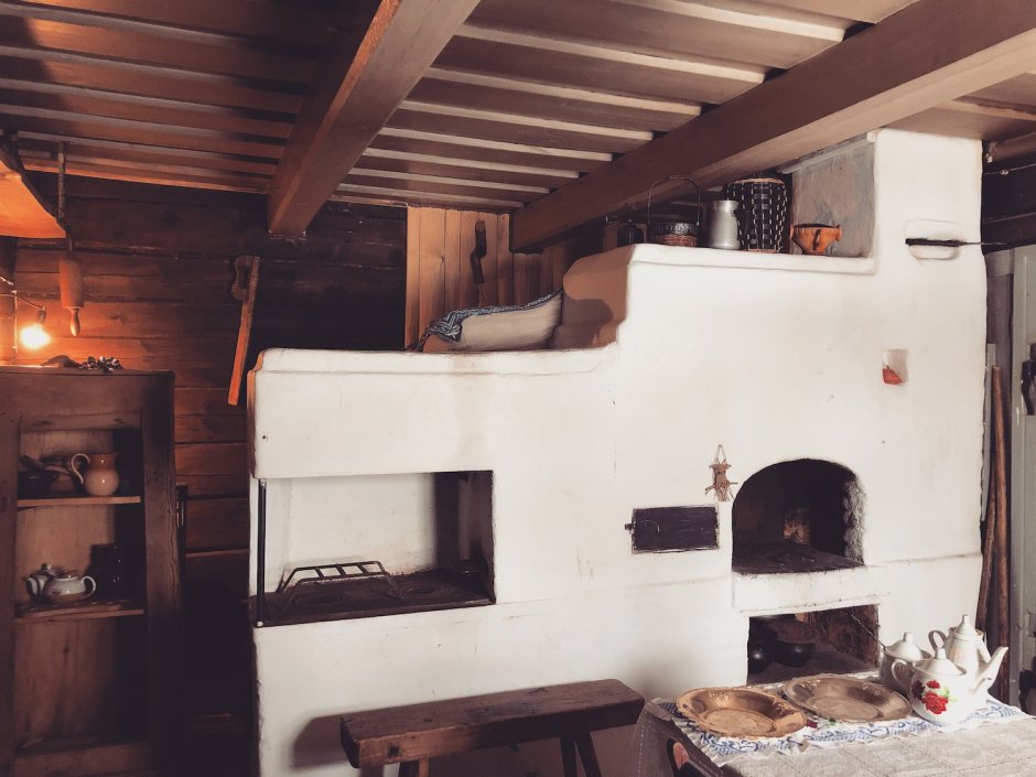 Старая русская печь с лежанкой