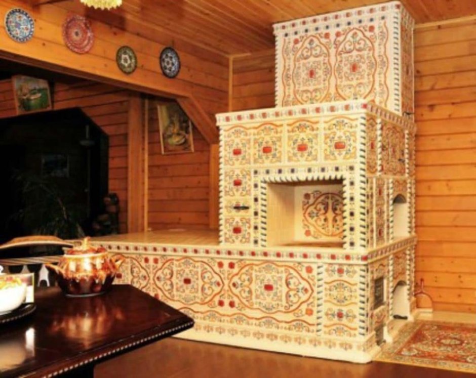 Русская печь с изразцами с лежанкой