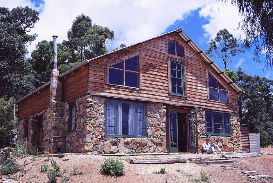 Комбинированные дома из камня и дерева