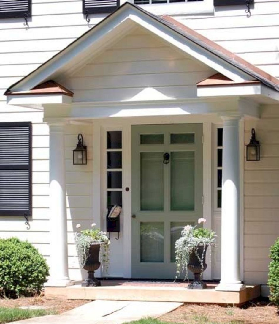 Крыльцо с двускатной крышей