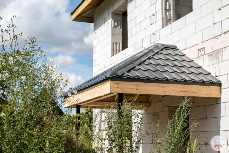Крыша над крыльцом