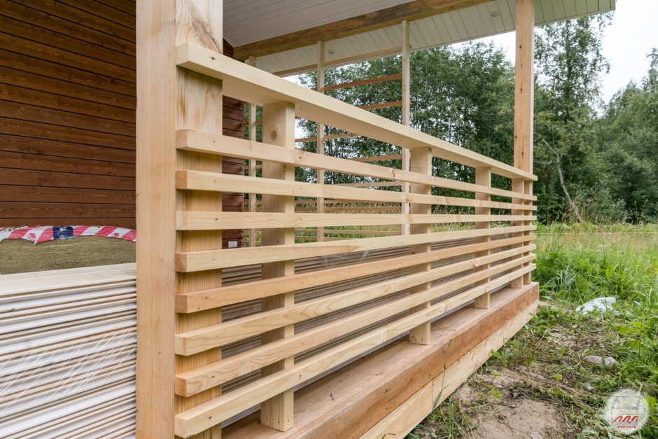 Ограждение террасы из дерева