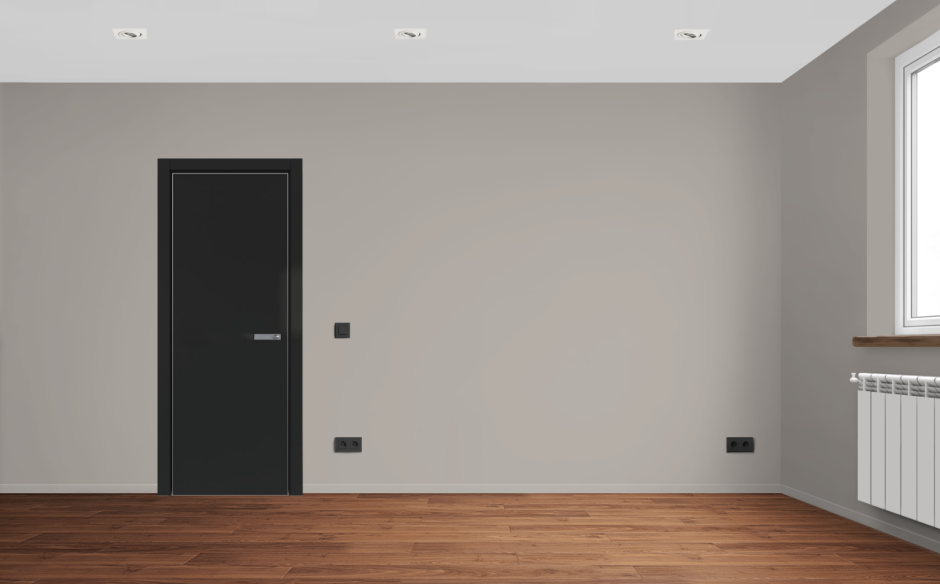 Плинтуса и двери в интерьере разного цвета