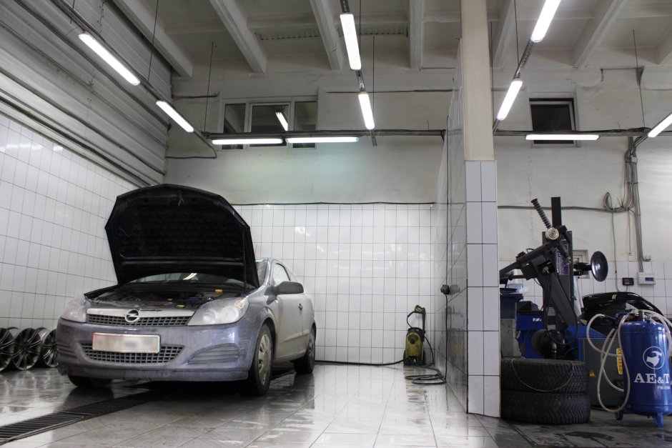 Освещение в автосервисе