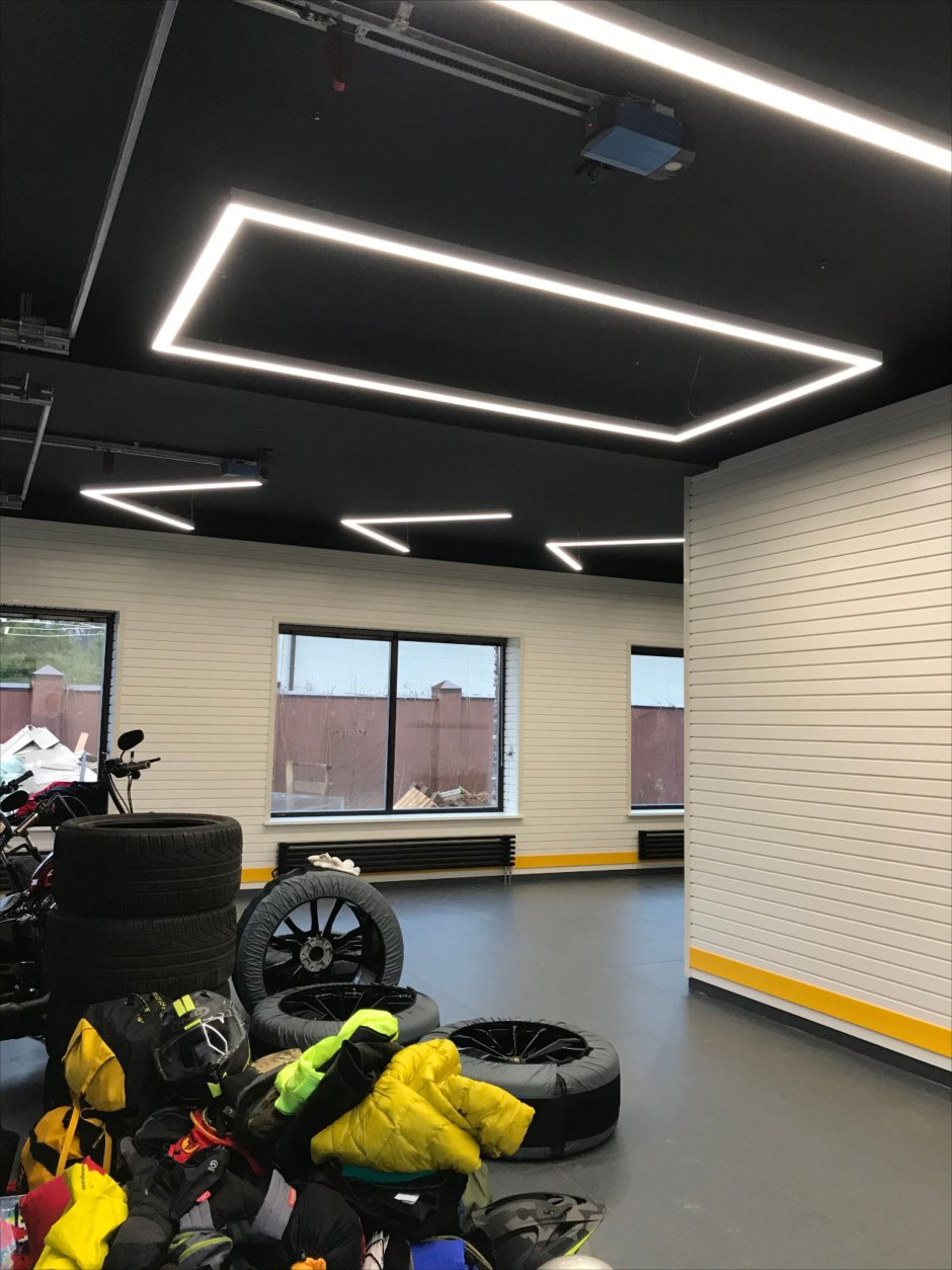 Освещение в автомастерской