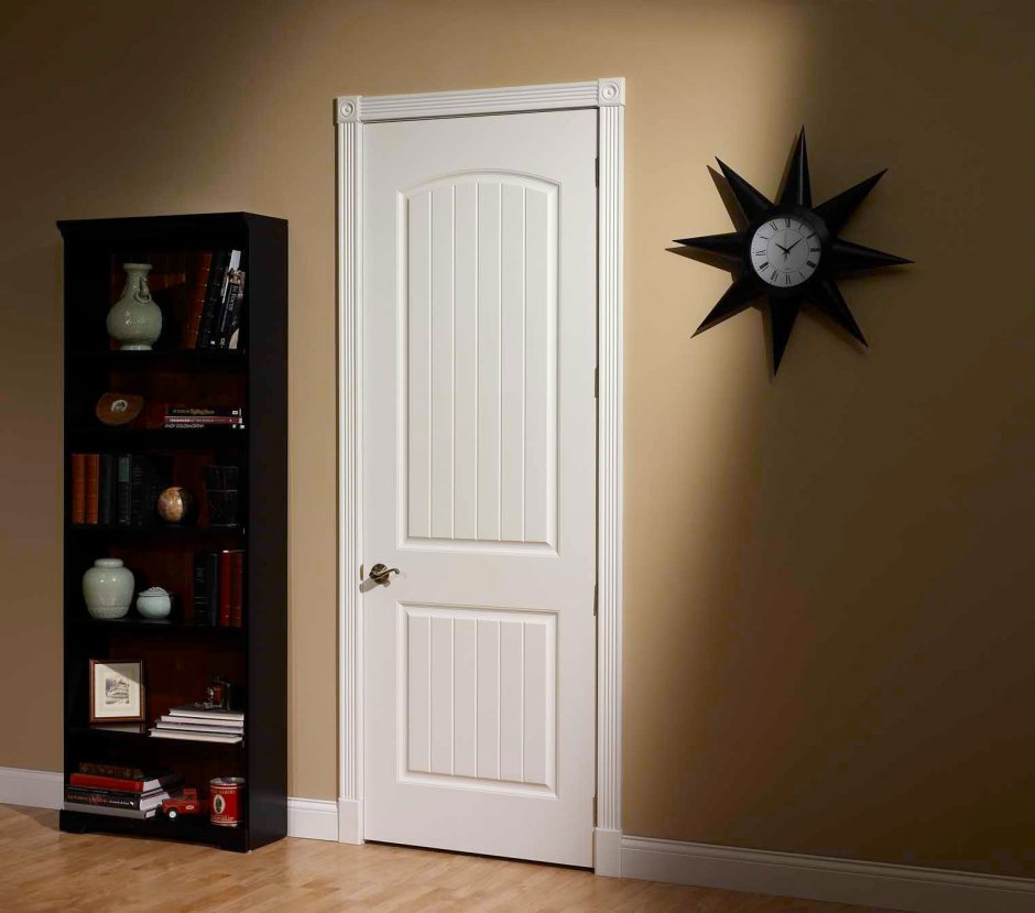 Крашеные деревянные двери