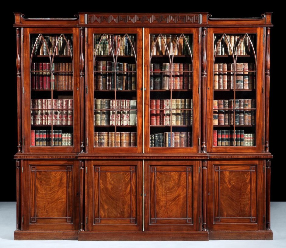 Старый шифоньер