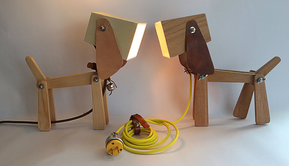 Деревянный светильник собака