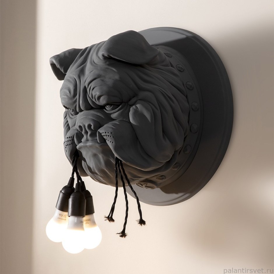 Настольный светильник из дерева