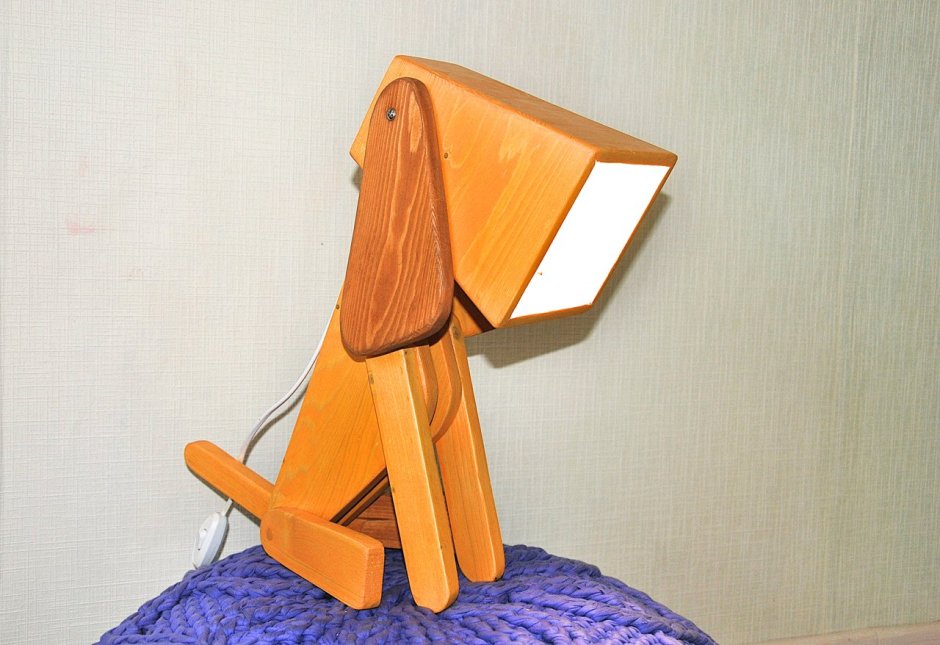 Светильник собака из дерева