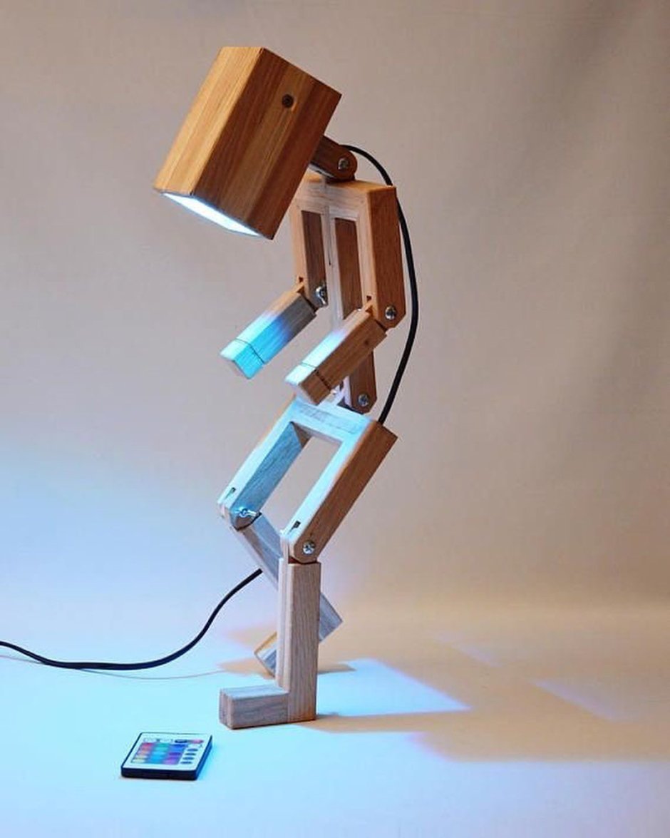 Светильник собачка из дерева