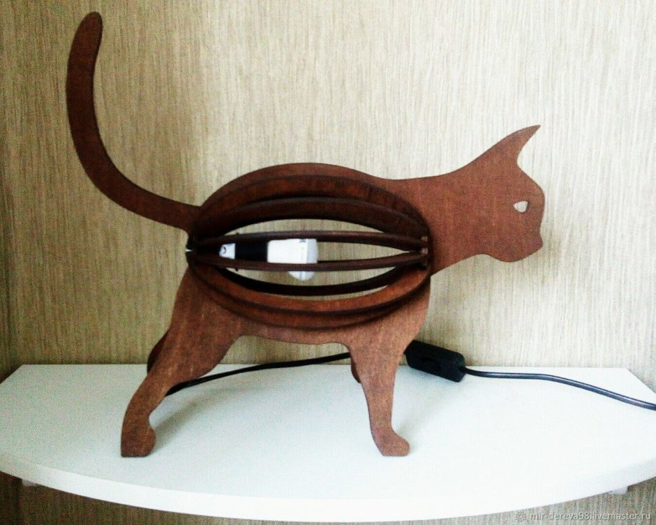 Светильник деревянный человечек