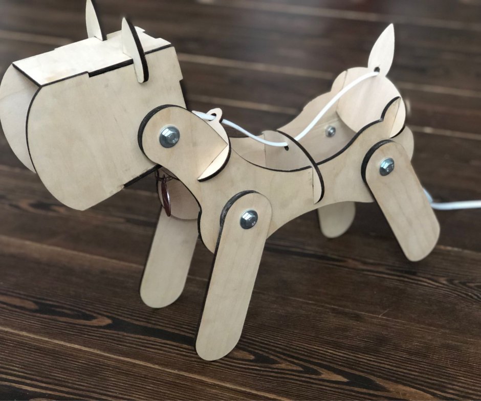 Лампа собака из дерева