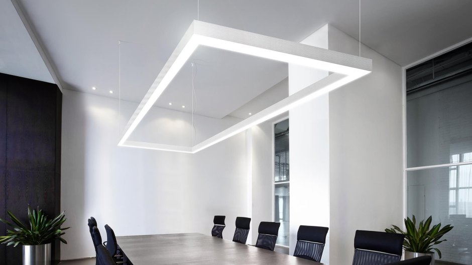 Световые линии на потолке