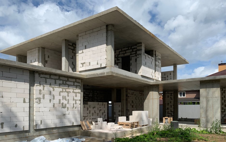 Дом с плоской крышей монолит 170 м