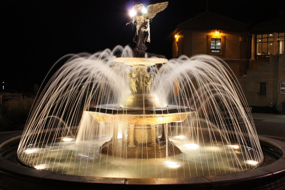 Фонтан парабола