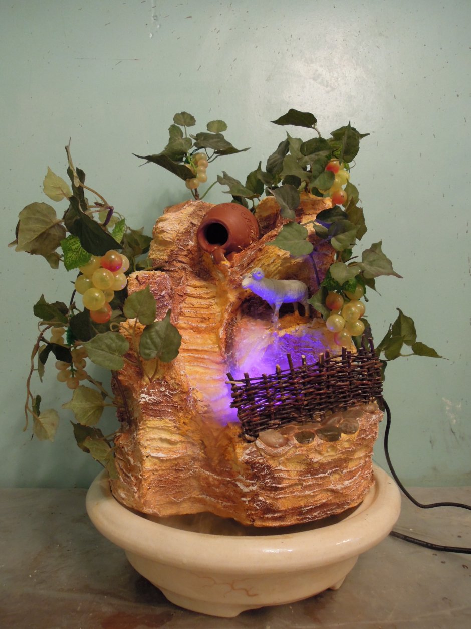 Настольный фонтан с подсветкой и туманом