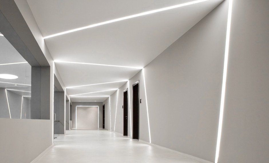 Линейные светодиодные светильники на потолке