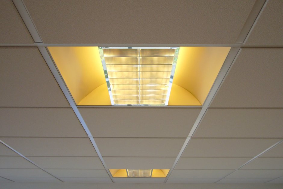 Подвесной потолок Армстронг Armstrong лампы