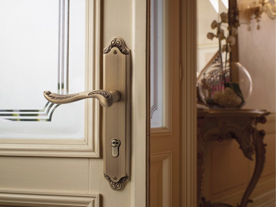 Необычная дверная ручка