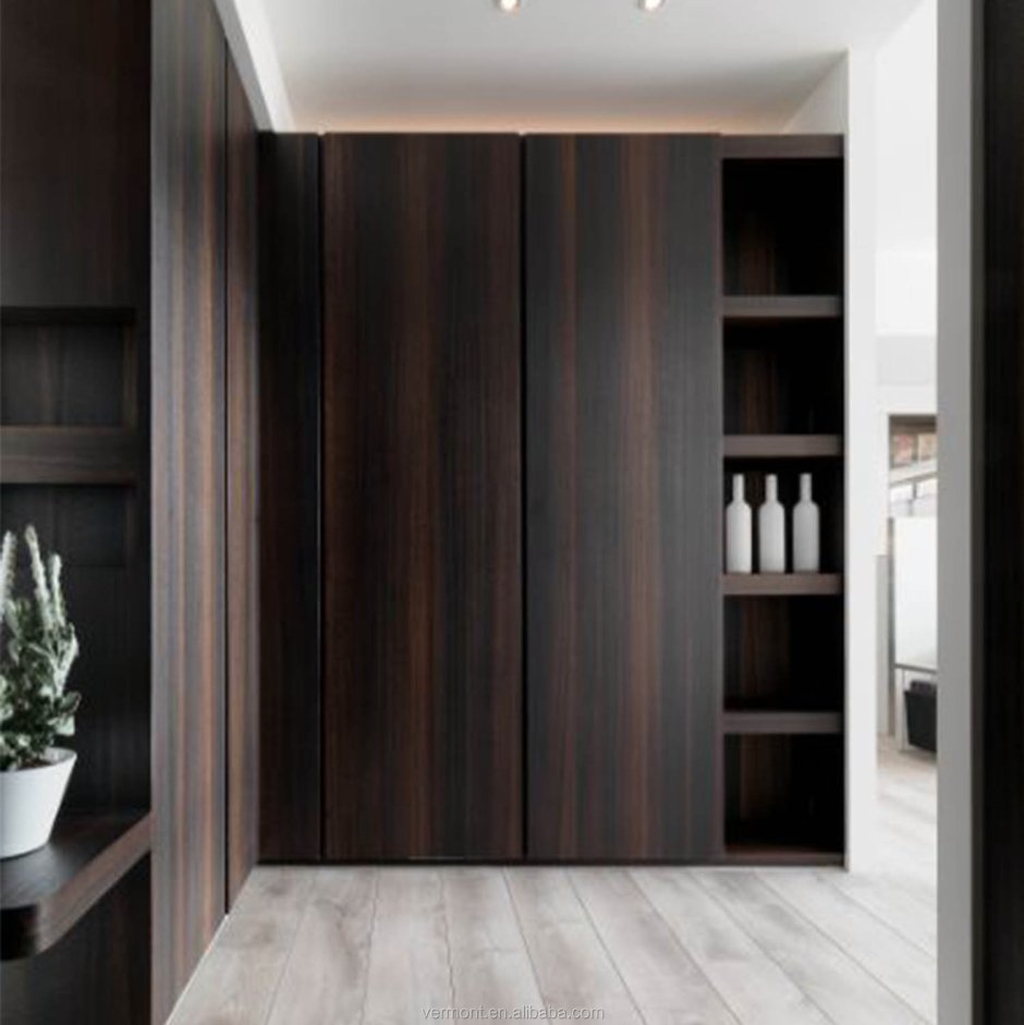 Темный шкаф в интерьере