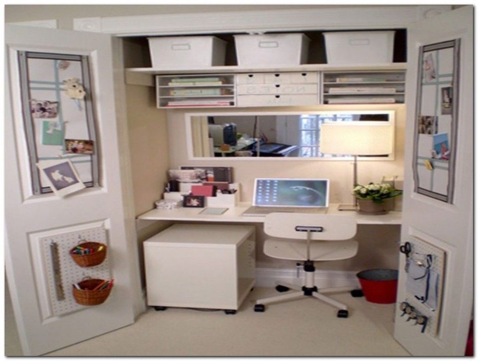 Рабочее место дома с принтером