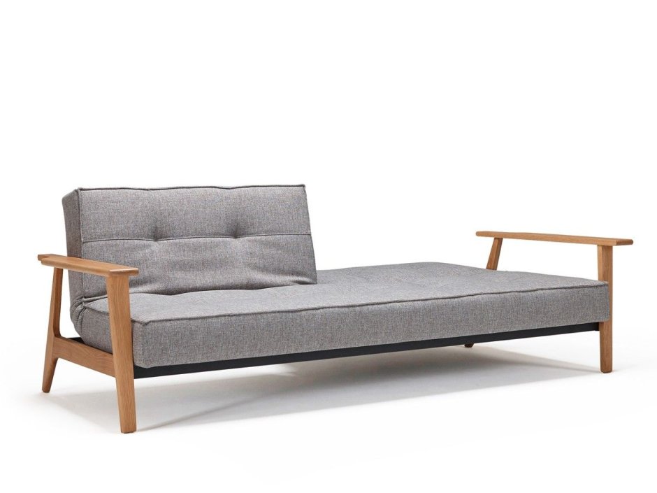 Диван с деревянными подлокотниками