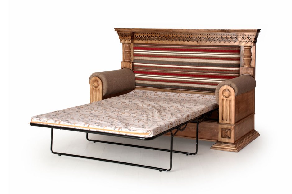 Диван на деревянном каркасе