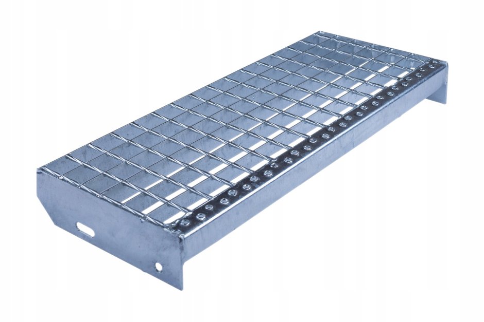 Ступень из решетчатого настила 33х33/40х3/1000х240 ZN