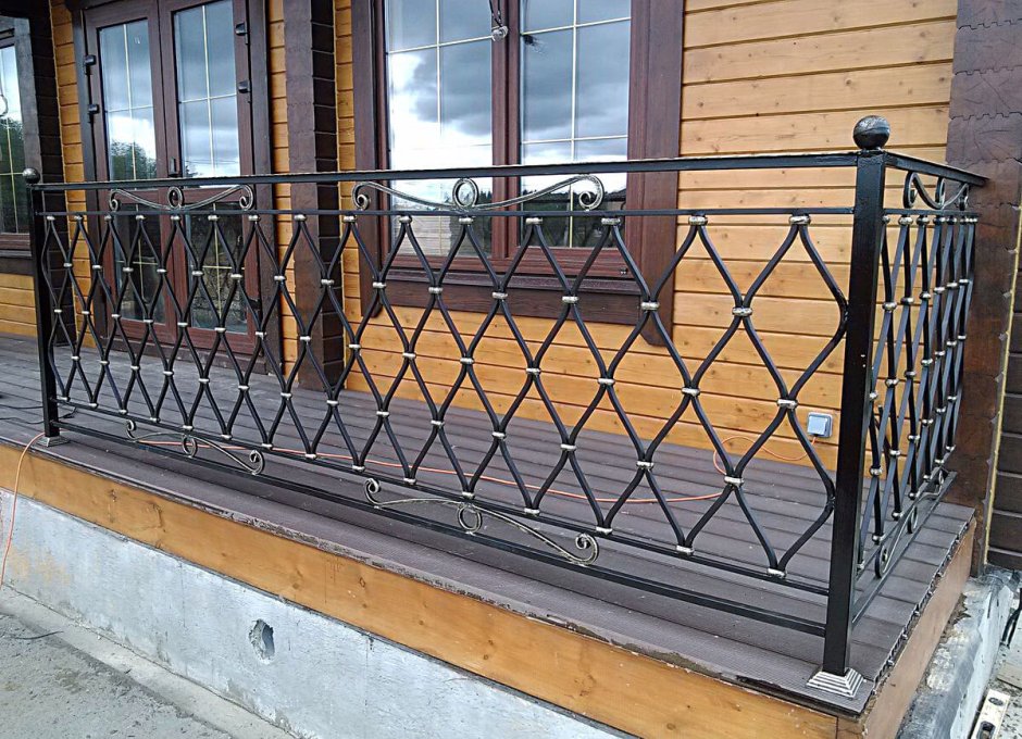 Металлическое ограждение террасы