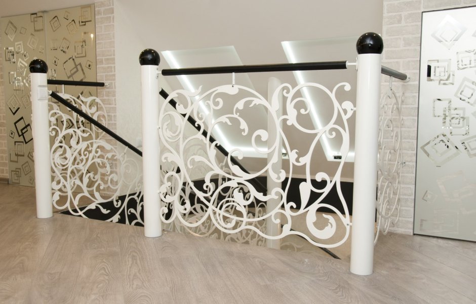 Ограждение лестницы из лазерной резки