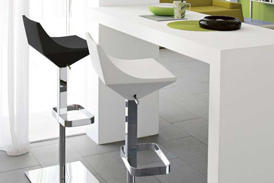 Стойка на кухню с полками