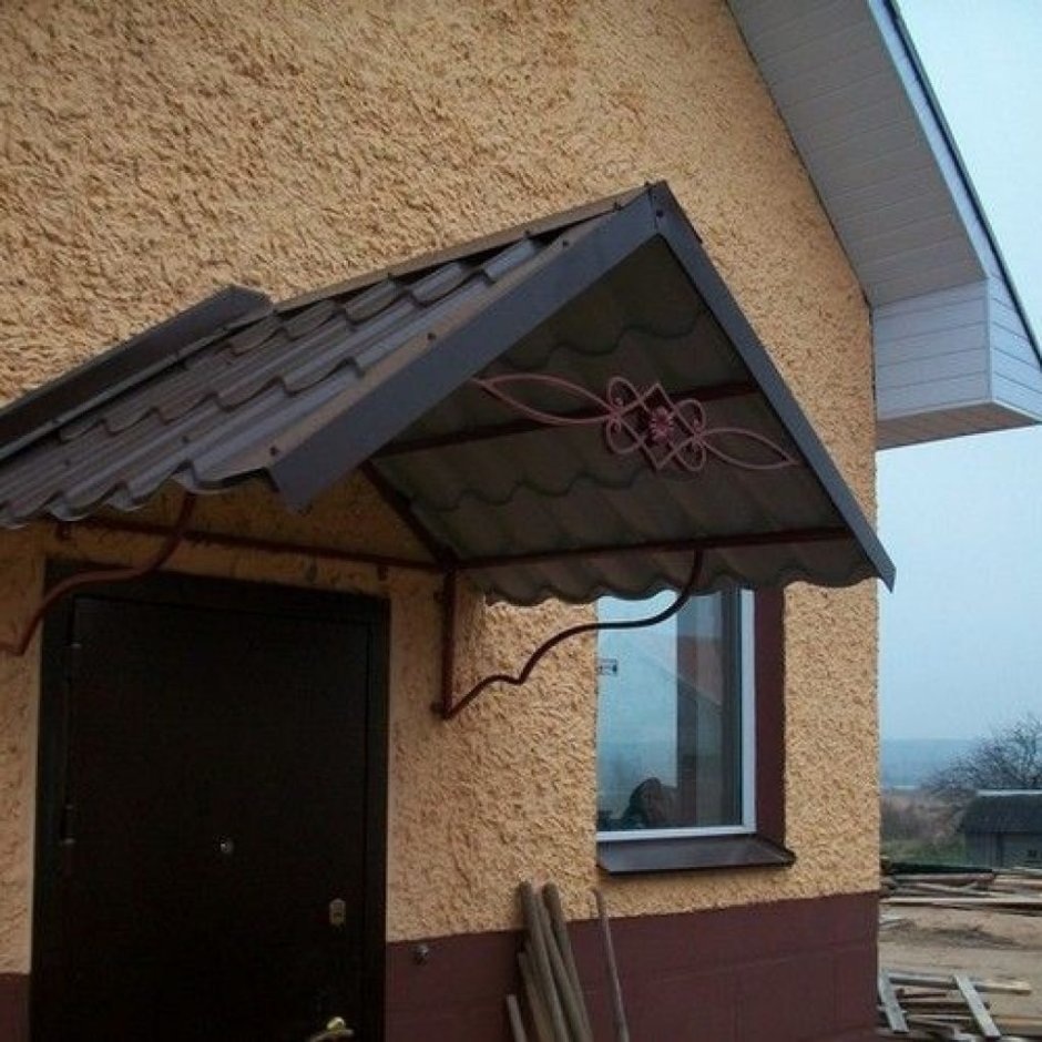 Козырёк над крыльцом из профнастила