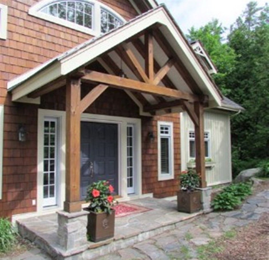 Крыльцо с двухскатной крышей