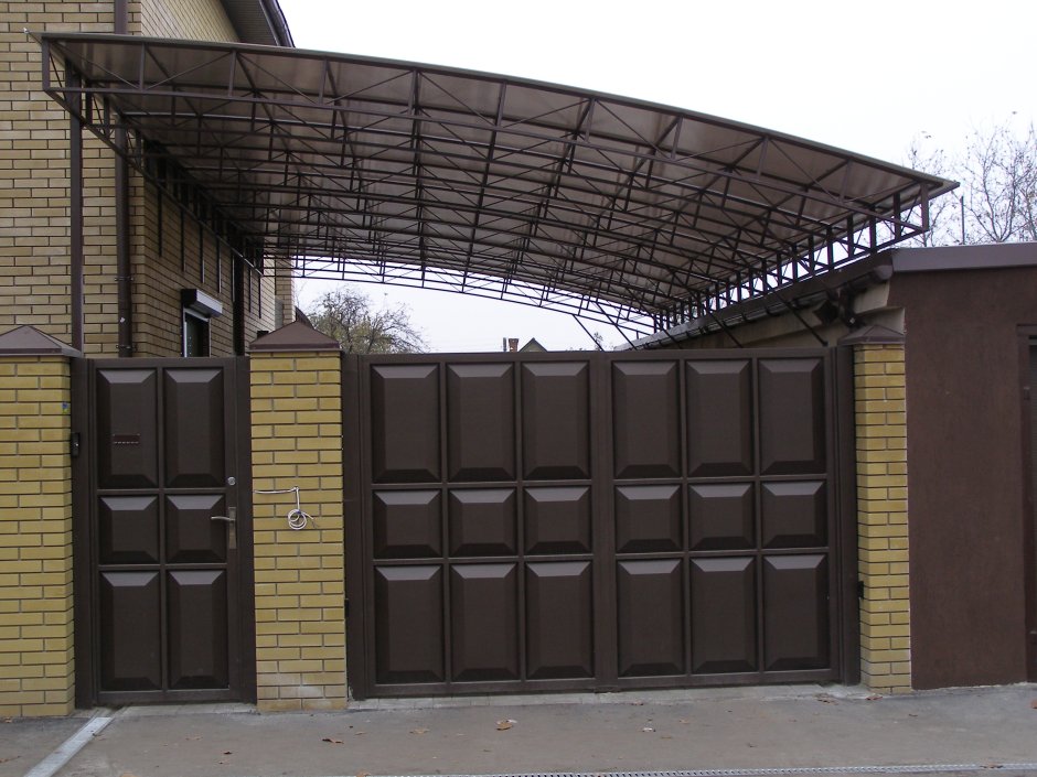 Распашные ворота с электроприводом Дорхан 2500