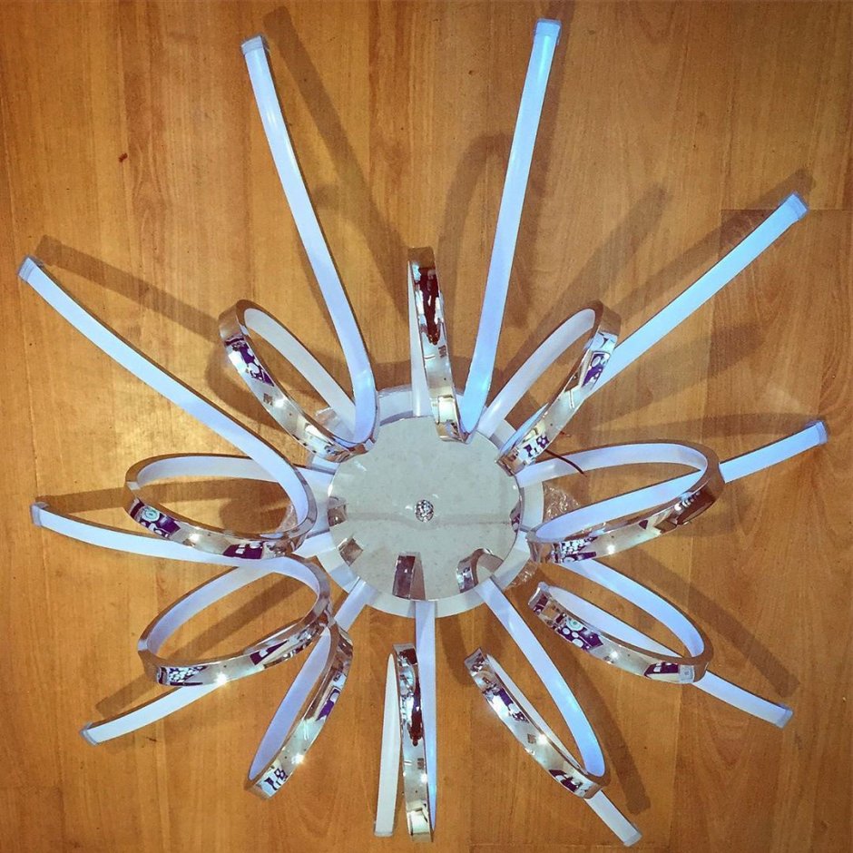 Пятирожковая люстра три провода