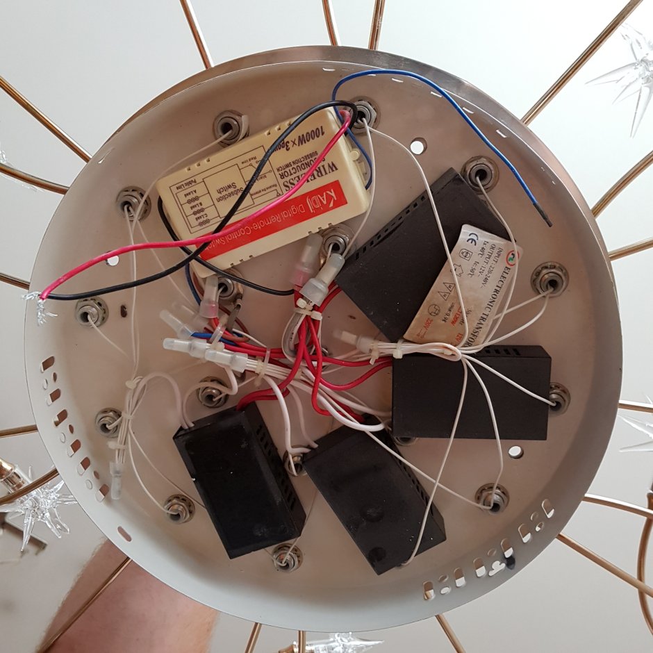 Как можно собрать люстры