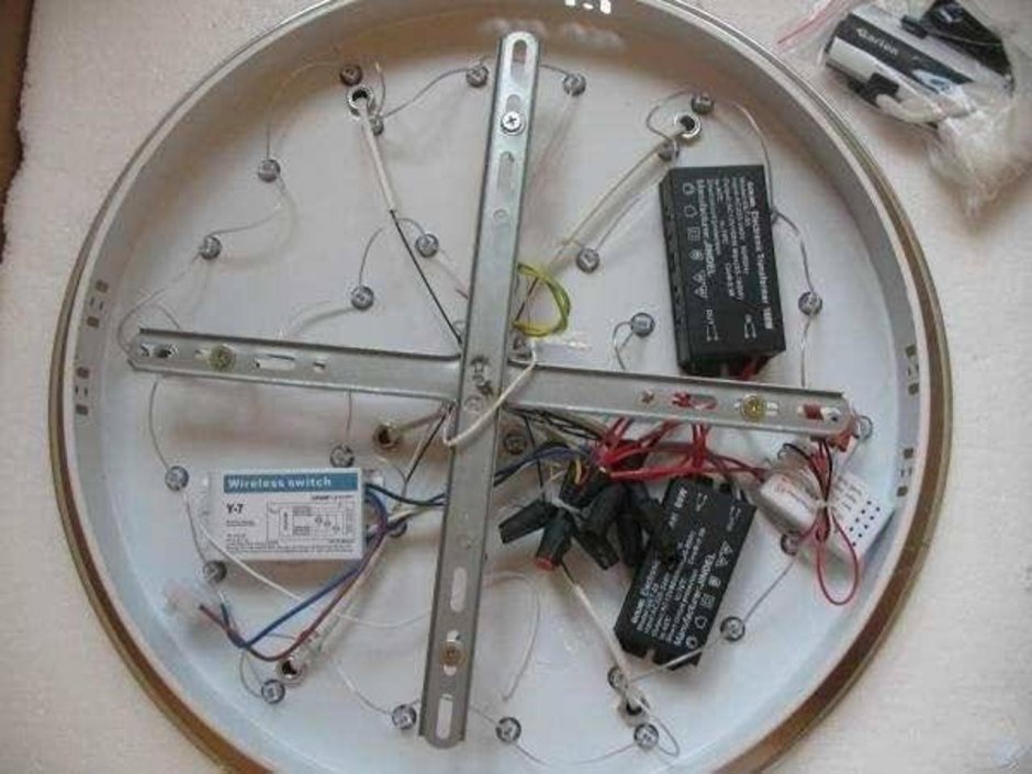 Светодиодный светильник в разборе